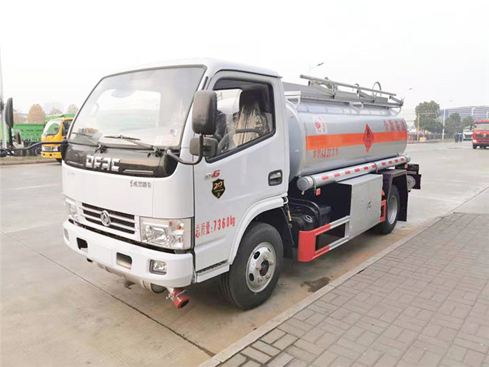 5噸暢銷款東風(fēng)運(yùn)油車